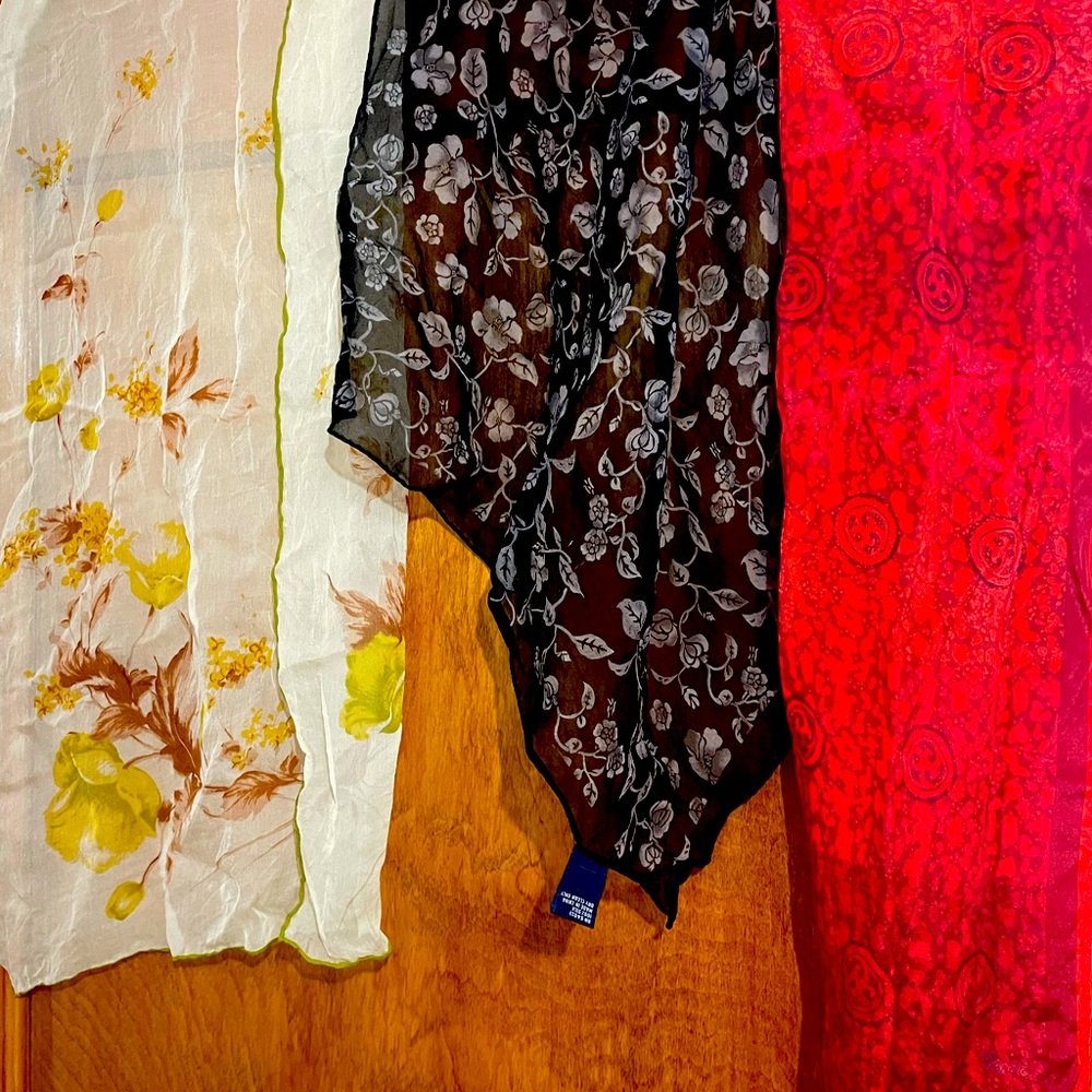 Scarf lot
